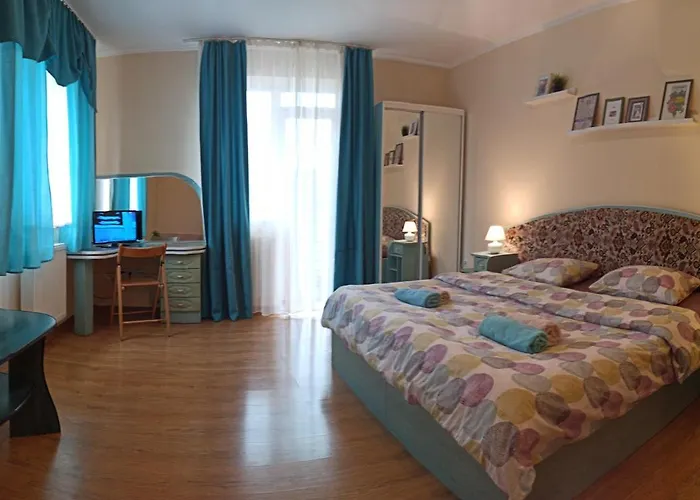 Cozy Two Apartment *