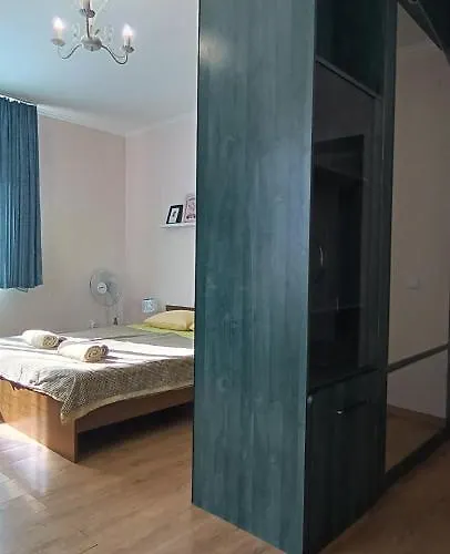 Cozy Two Apartment *